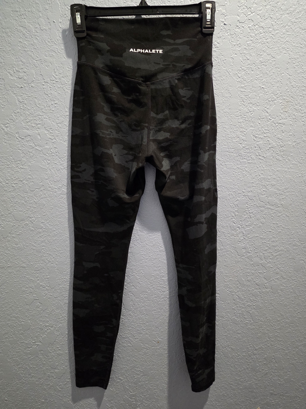 Alphalete Women's Camo High-Rise Leggings - Black/Gray